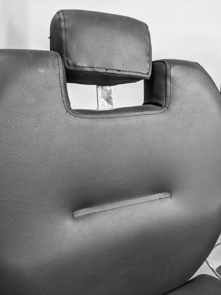 Herman Reclining Tattoo Chair