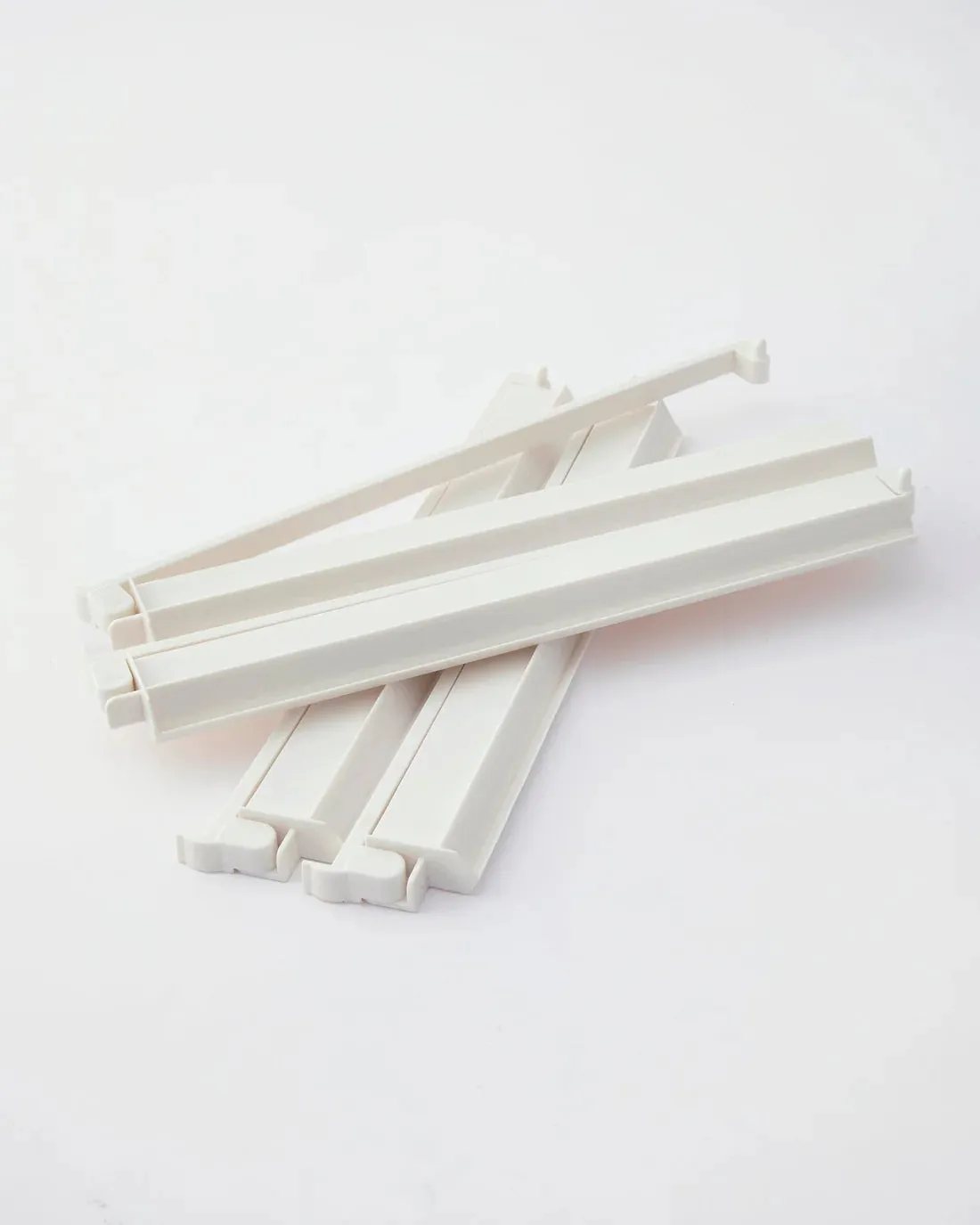 Mahjong White Acrylic Rack and Pusher Set