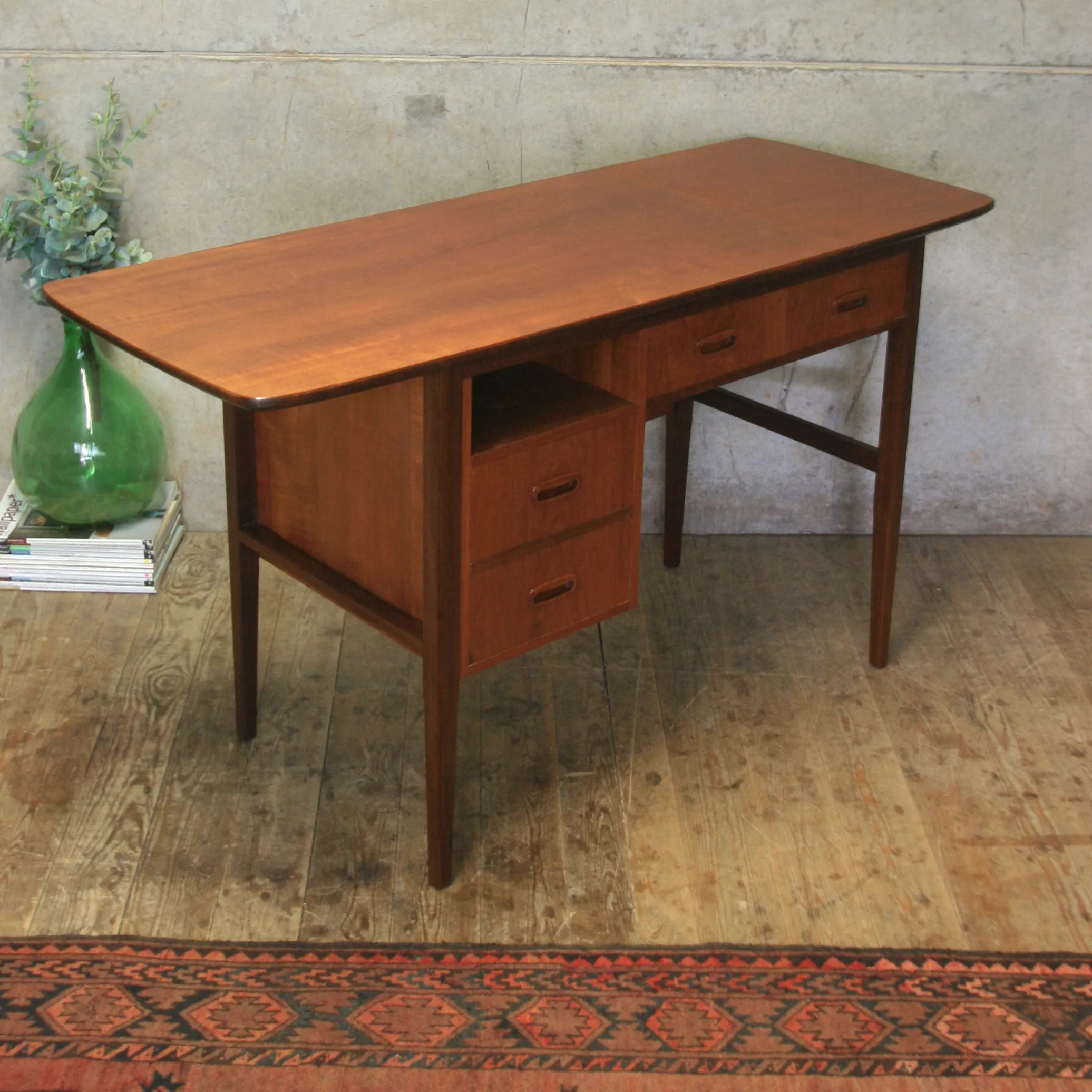 Mid Century Teak Extending Desk - 1004a