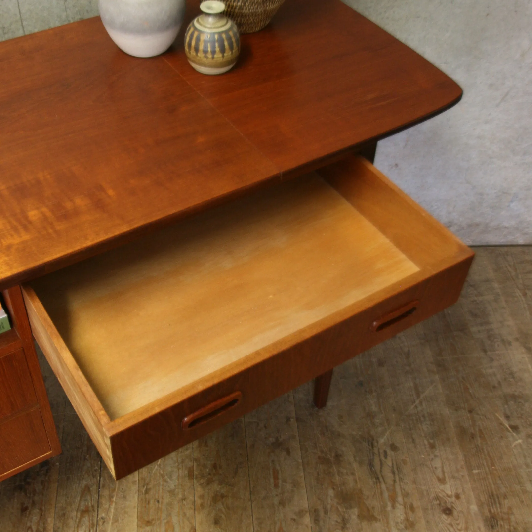 Mid Century Teak Extending Desk - 1004a