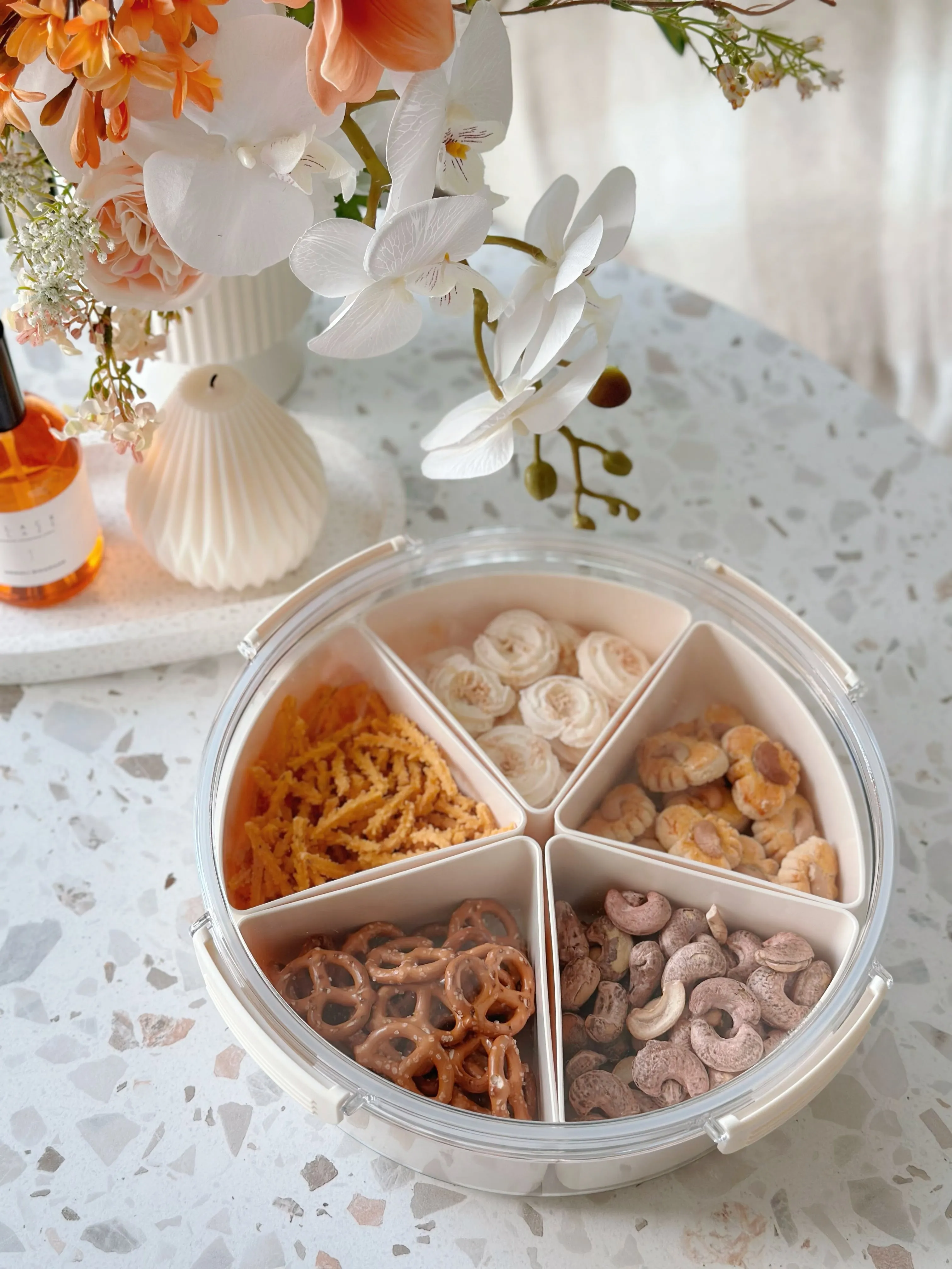 PRE-ORDER (3-6 Mar): Simple Cream Plastic Serving Tray With Airtight Lid