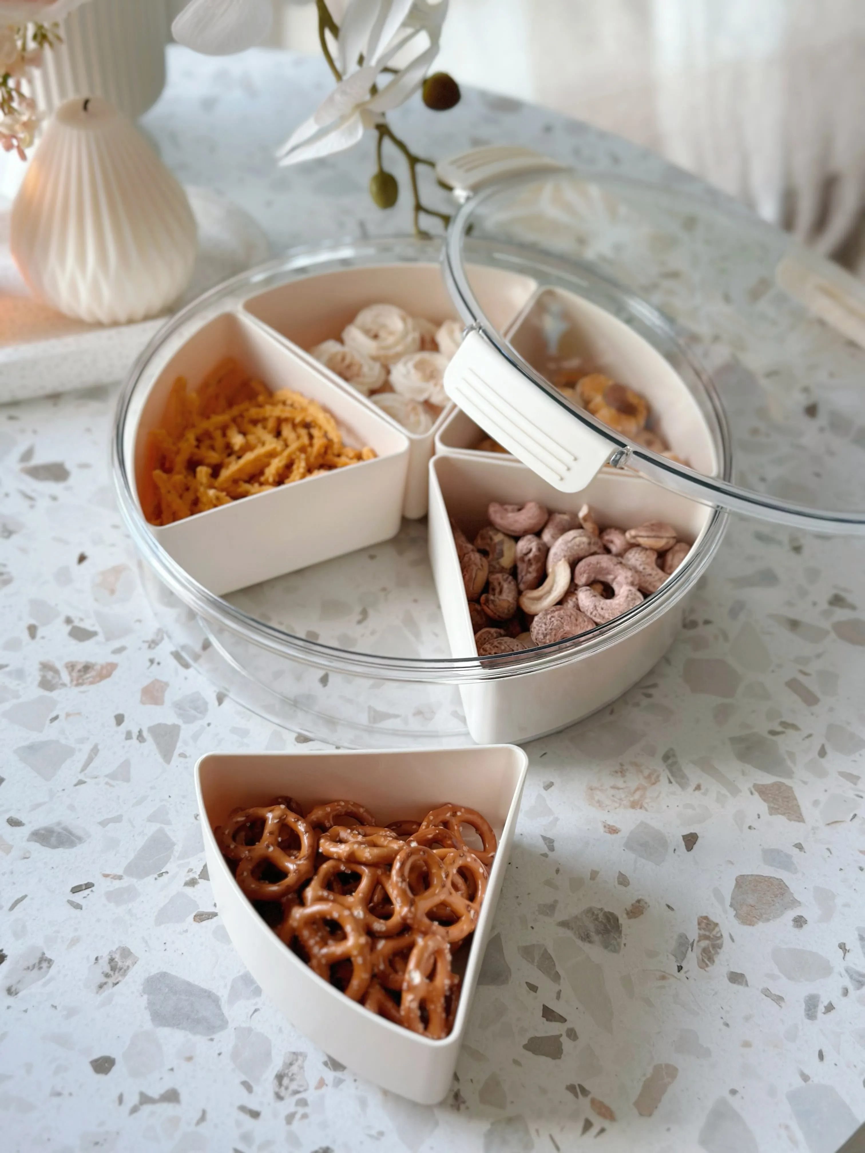 PRE-ORDER (3-6 Mar): Simple Cream Plastic Serving Tray With Airtight Lid