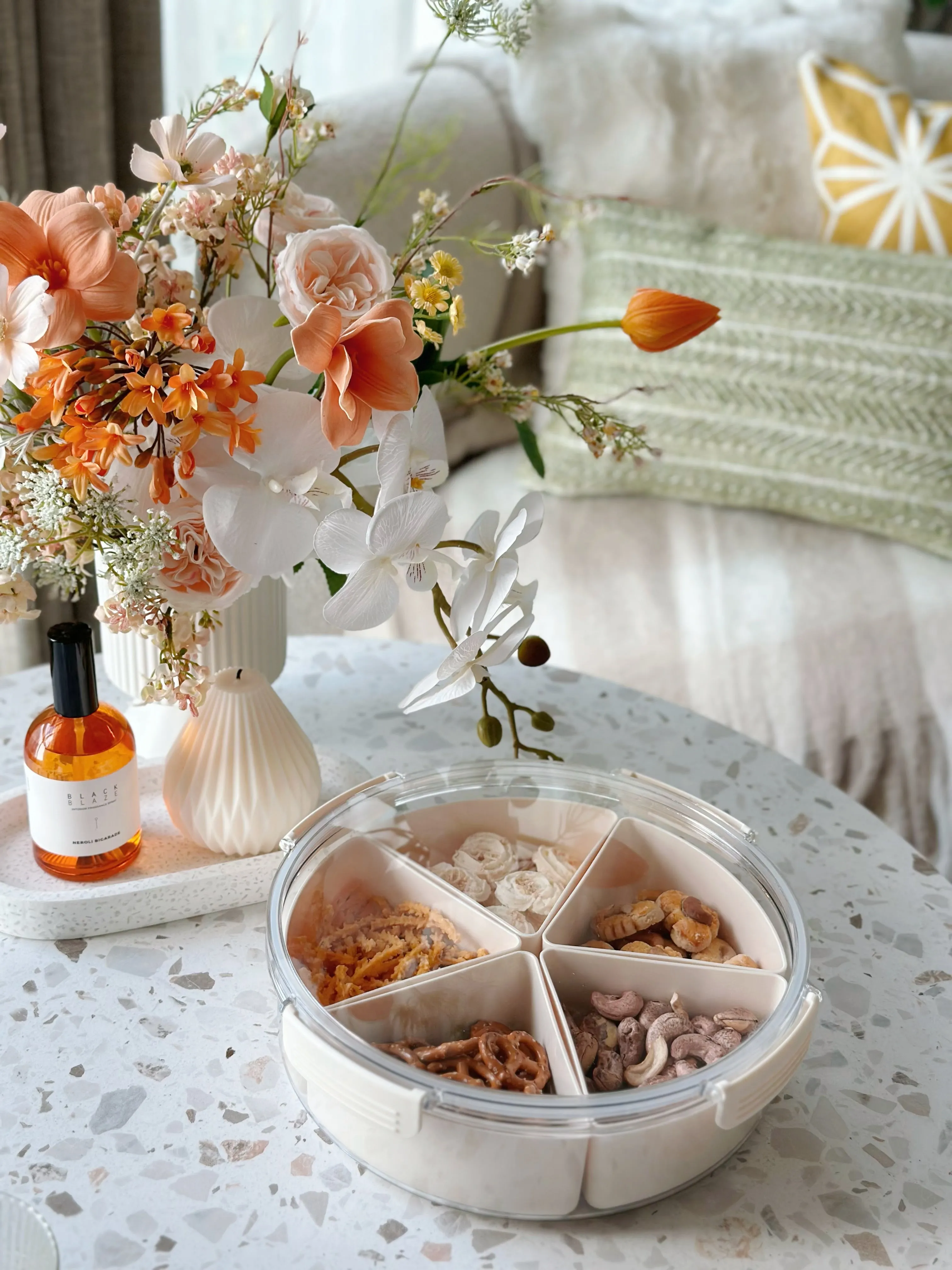 PRE-ORDER (3-6 Mar): Simple Cream Plastic Serving Tray With Airtight Lid