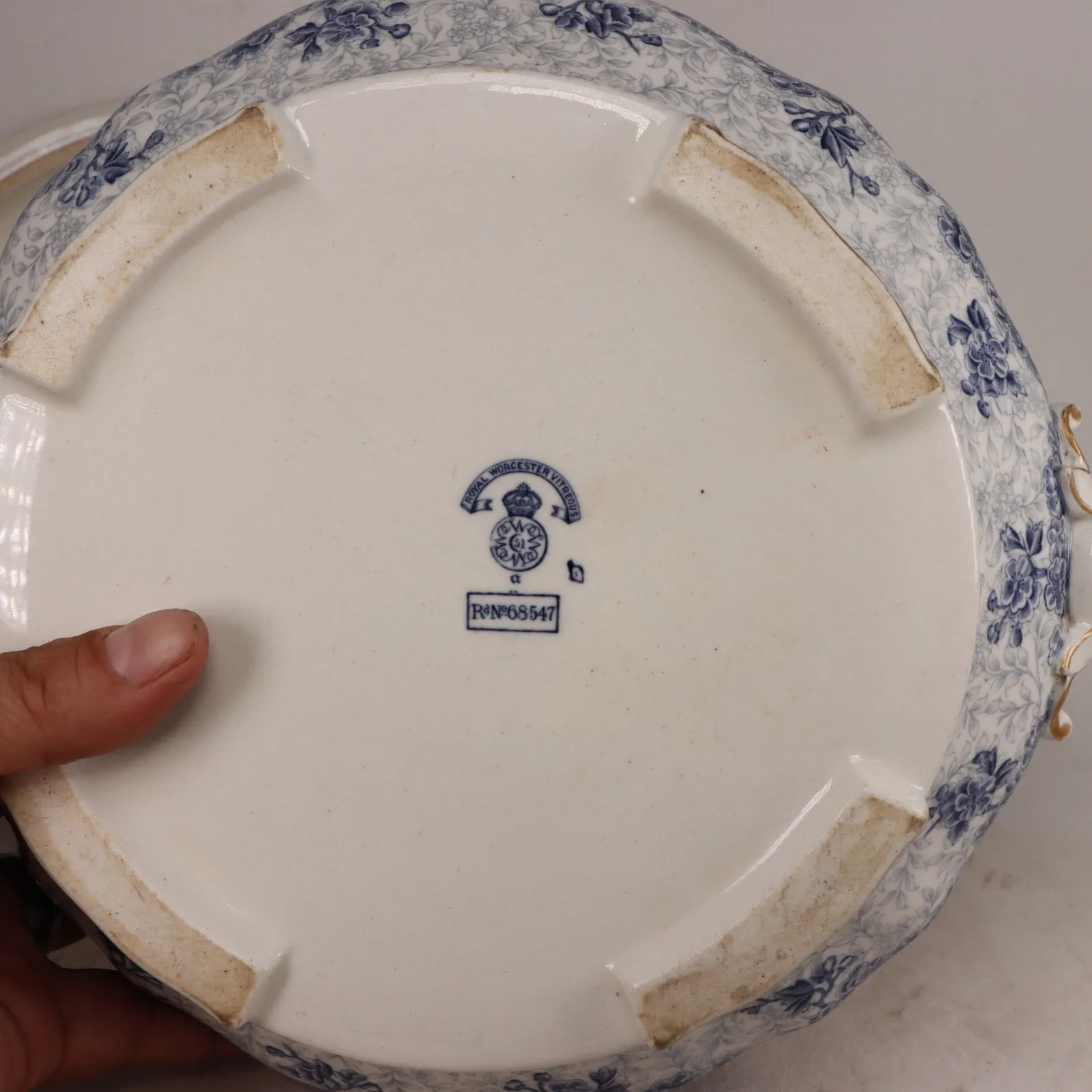 Royal Worcester W2297 68547 9" Round Covered Serving Dish Blue Floral Gold  1890